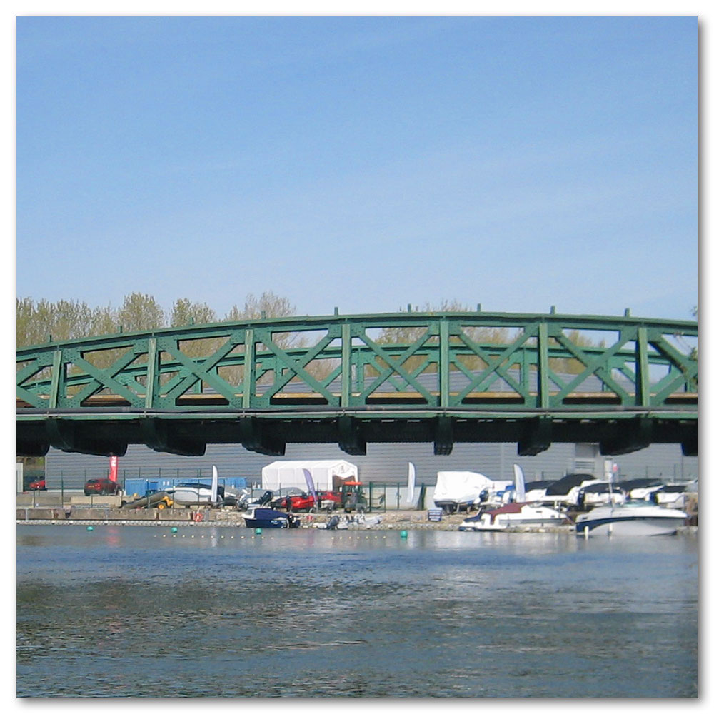 Christchurch, Dorset, Rail crossing, River Stour, Christchurch