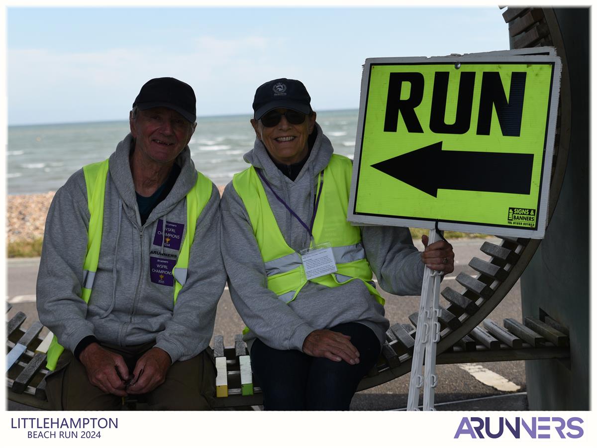 Littlehampton Beach Run 1, Waiting for runners