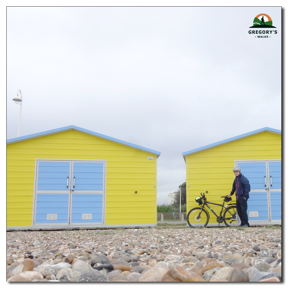 Littlehampton Prom, Double beach huts