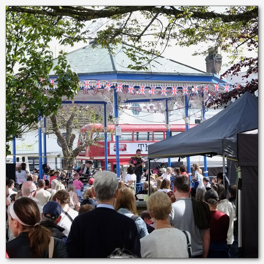 The King's Coronation, Horsham, Busy in Horsham Market Square