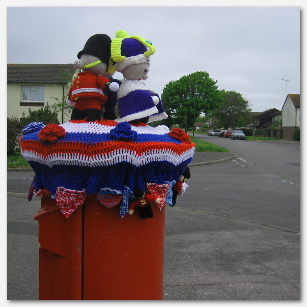 Mewsbrook Park, Post box Coronation Decoration. Fastnet Way