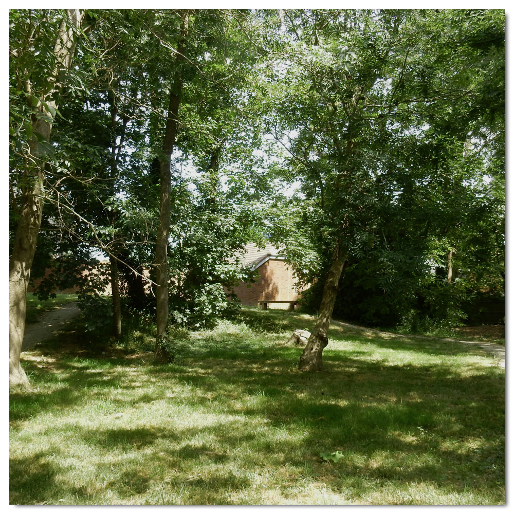 Yeoman Gate, Bench in the park