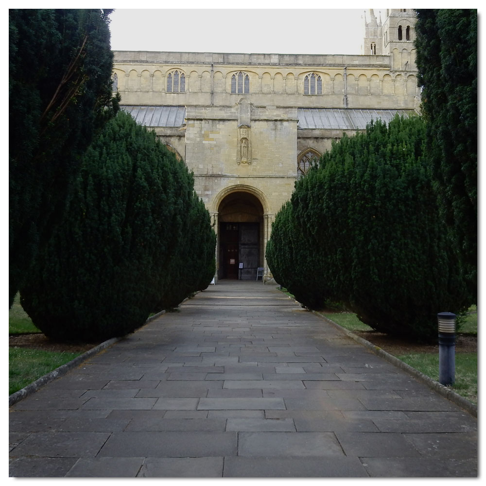 Morning walk in Tewkesbury, 