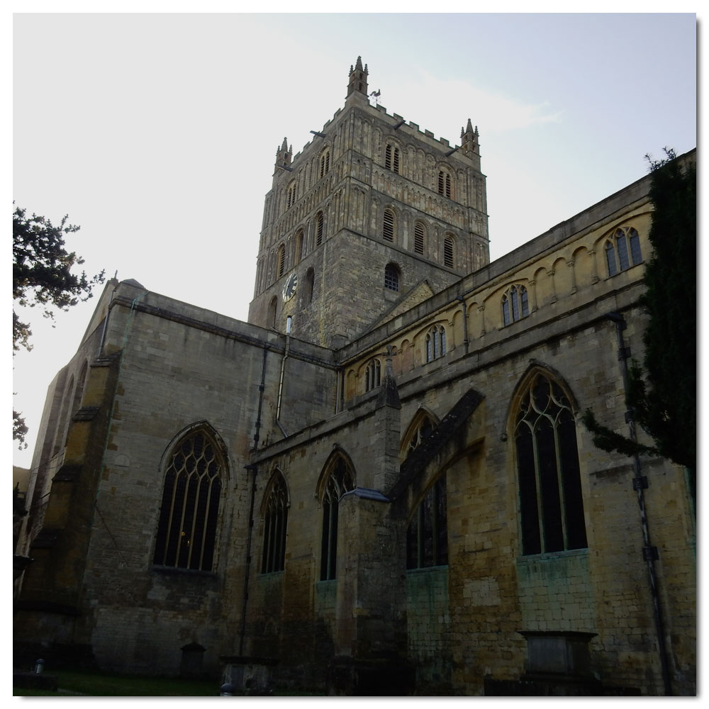 Morning walk in Tewkesbury, 