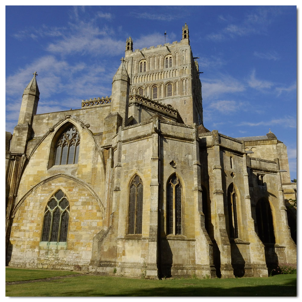 Morning walk in Tewkesbury, 